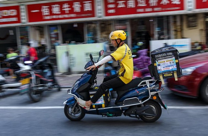 中国外卖！“跑”出万亿元大市场